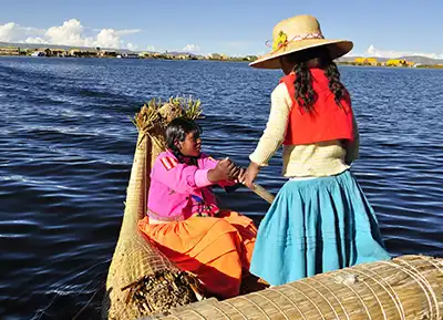 Isla Flotante de los Uros